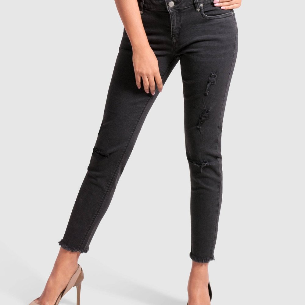 OLGYN Women’s Skinny Fit Stretch Black Denim Pant - Picture 1 of 5